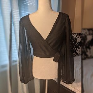 New women's black cropped top